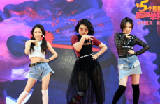 浙江晚会钢琴小姐姐跳舞,跨界演绎视听盛宴