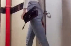 电梯消毒小姐姐,守护健康，筑牢防线